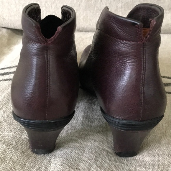 Gentle Souls by Kenneth Cole Eggplant Leather Booties-Comfort Footbed - Picture 3 of 8
